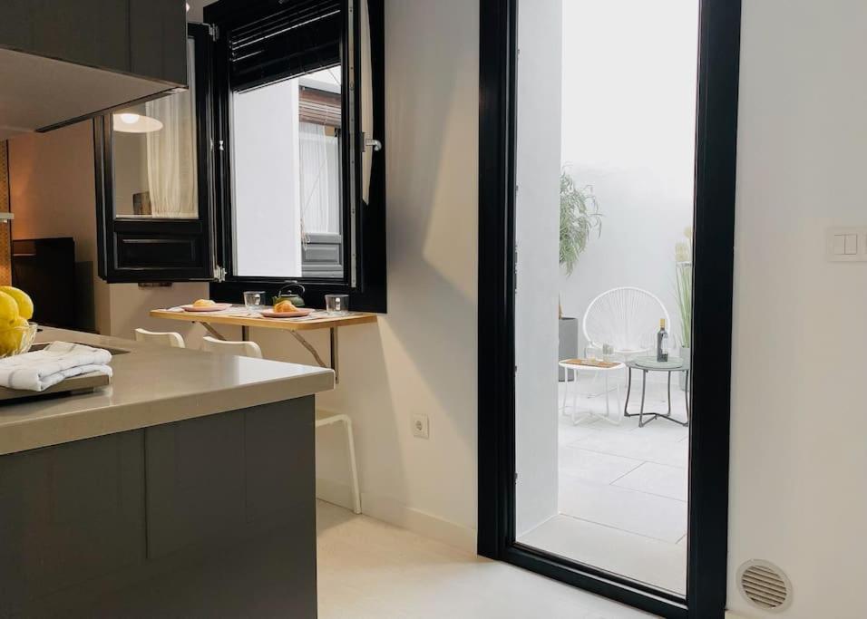 Lovely 2-Bed In Granada 1Min To Gran Via De Colon By Sharingco Esterno foto