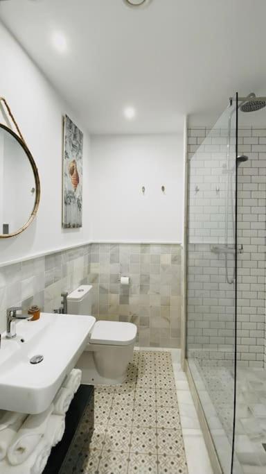 Lovely 2-Bed In Granada 1Min To Gran Via De Colon By Sharingco Esterno foto